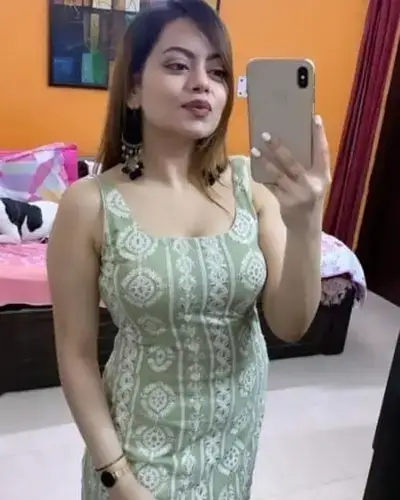 Call Girl in Hodal